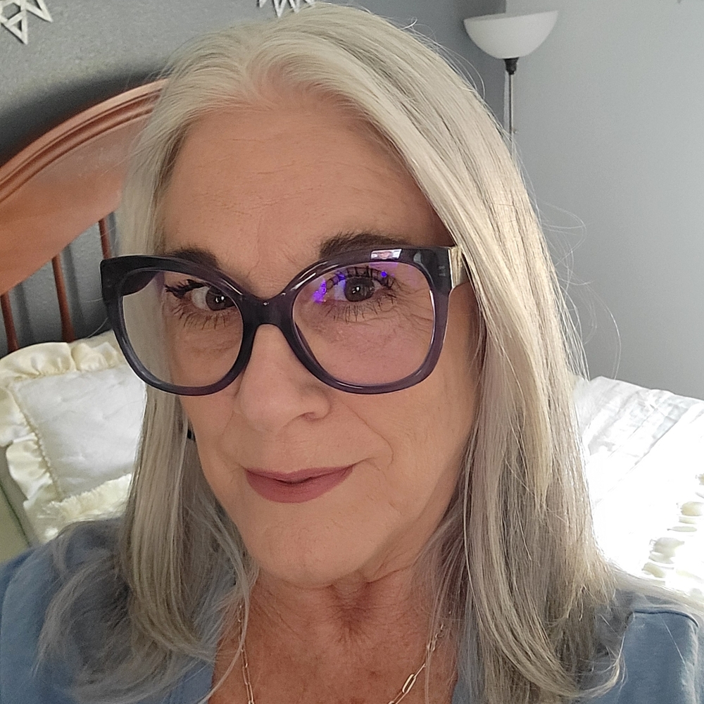 Meet your Posher, Stacey